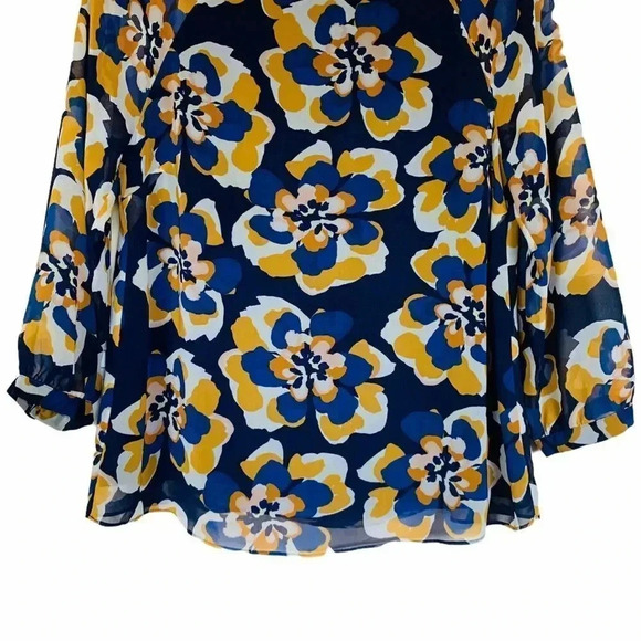 CAbi Lydia Small Floral Blouse - Picture 3 of 12